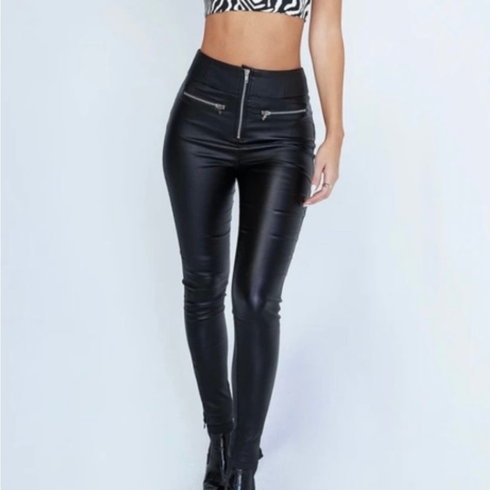 Princess Polly faux leather leggings/pants - Picture 5 of 5